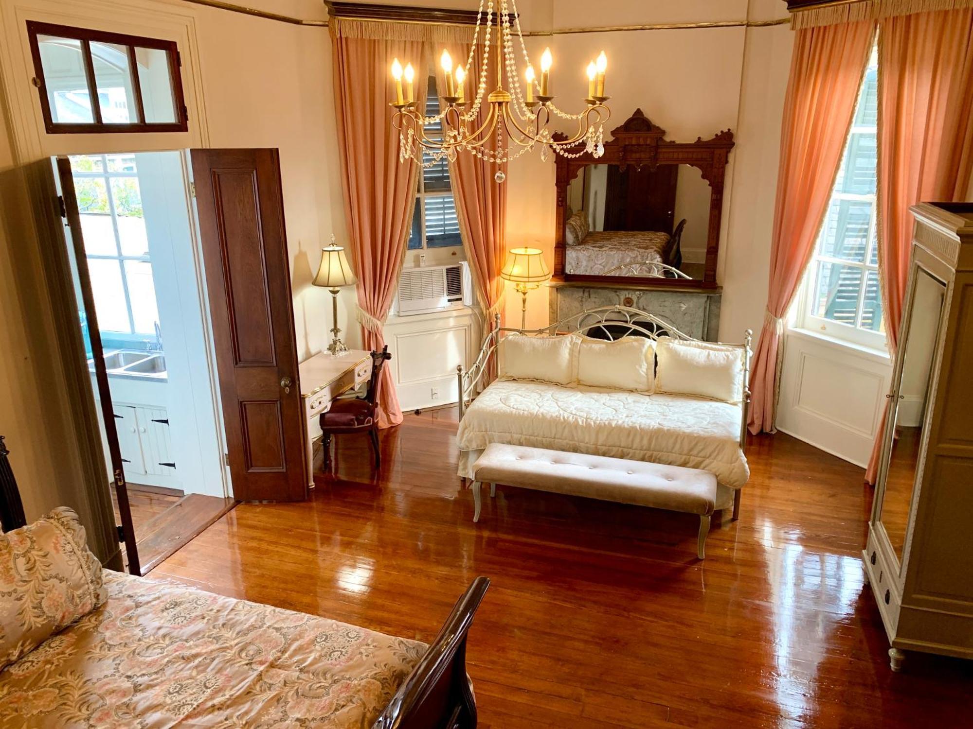 French Quarter Lanaux Mansion Bed And Breakfast New Orleans Room photo